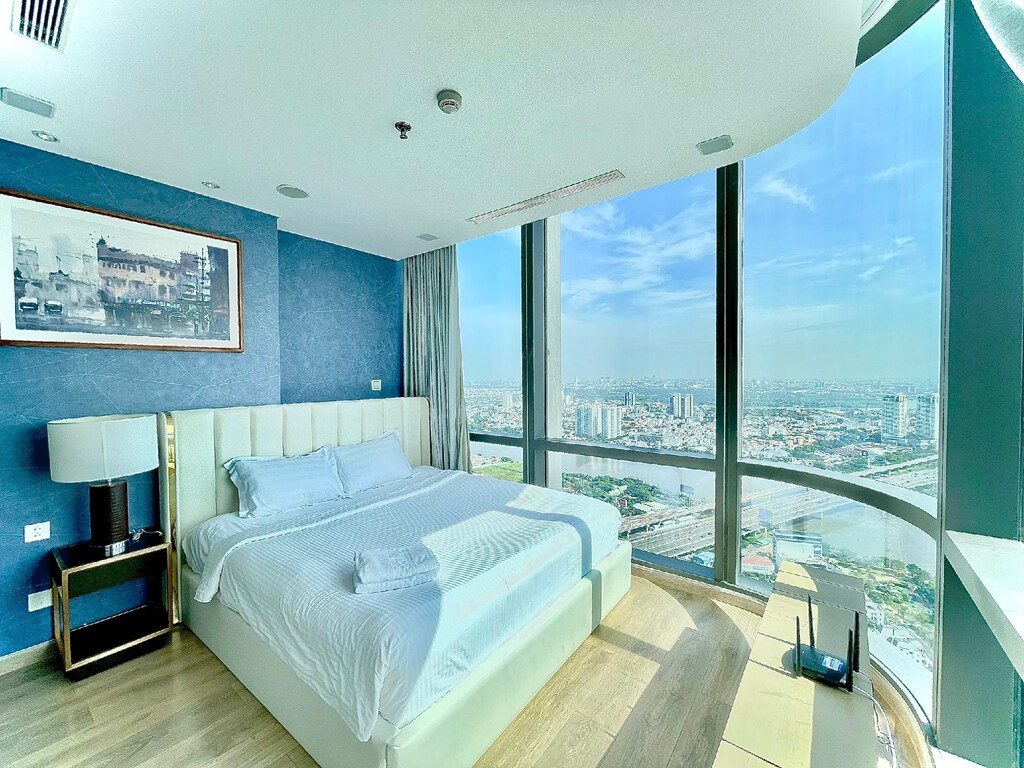 DongDong Skyview Apartment in Landmark 81 Tower