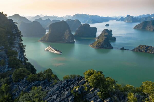 Grand Pioneers – Halong Bay Cruise